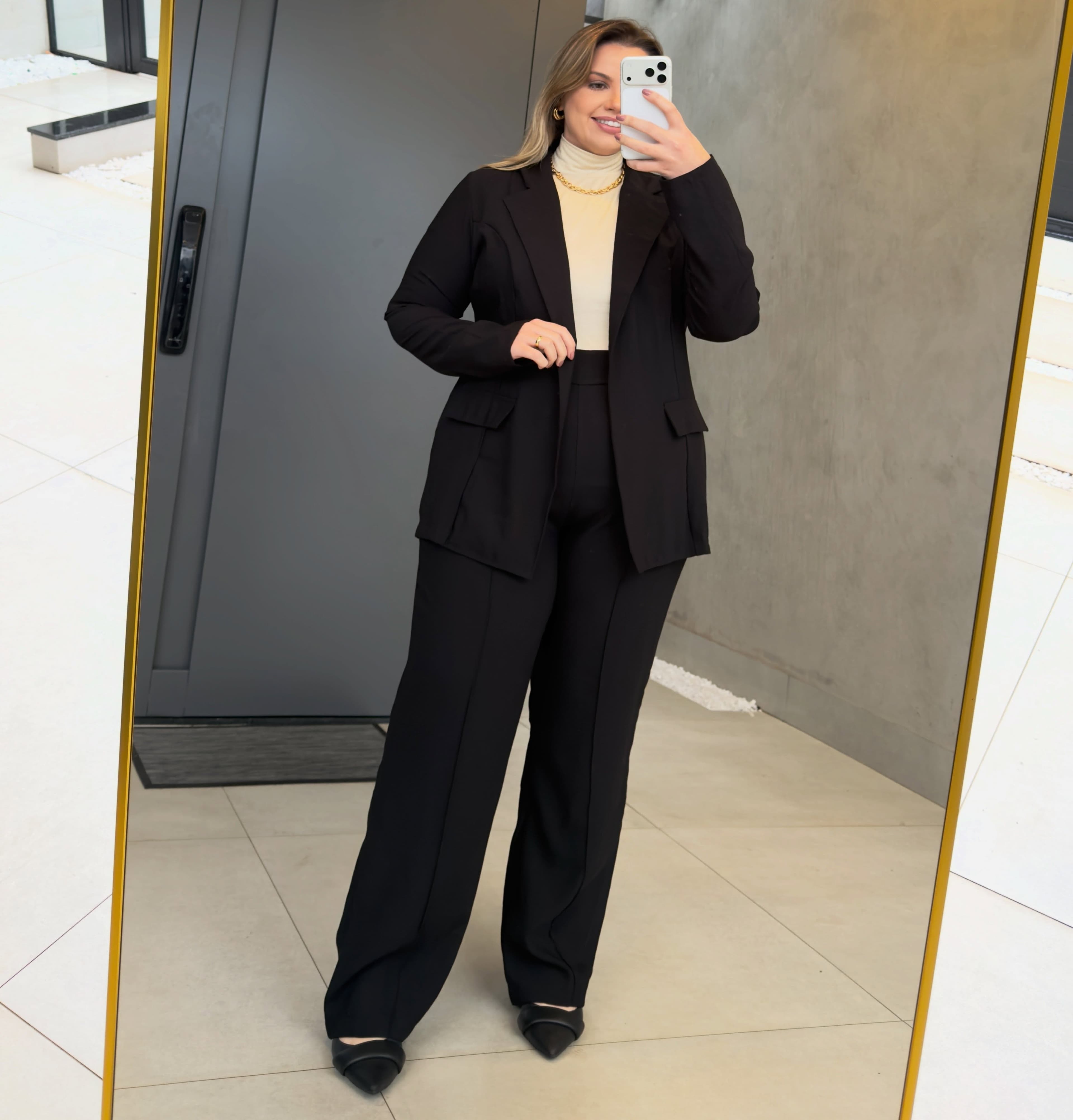 🖤Elegância que veste confiança!
G1 e G2 R$279,90
O conjunto de alfaiataria perfeito para quem ama se sentir poderosa,