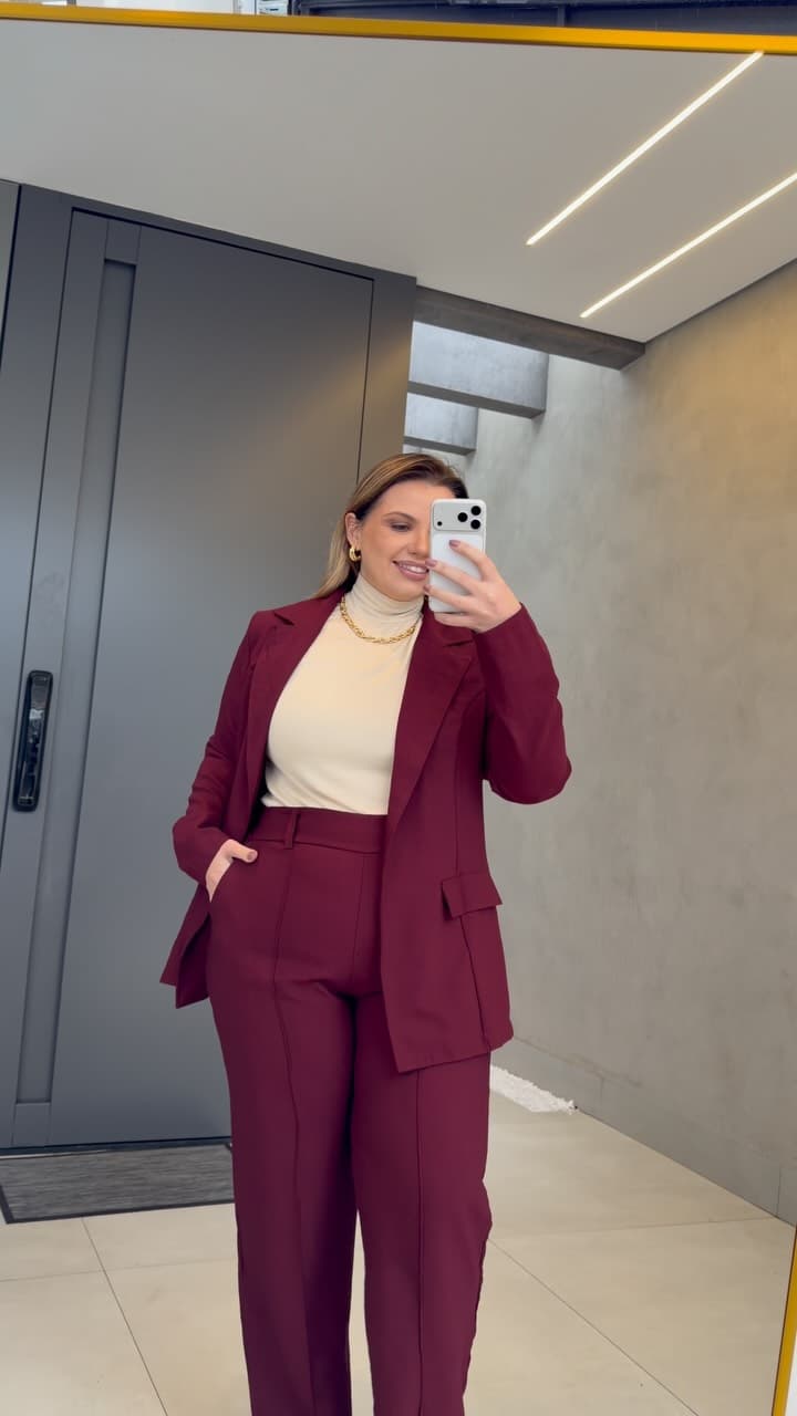 🤎Elegância que veste confiança!
Disponível G1 e G2 R$279,90
O conjunto de alfaiataria perfeito para quem ama se sentir